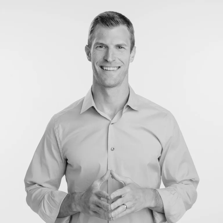 Dr. Josh Axe