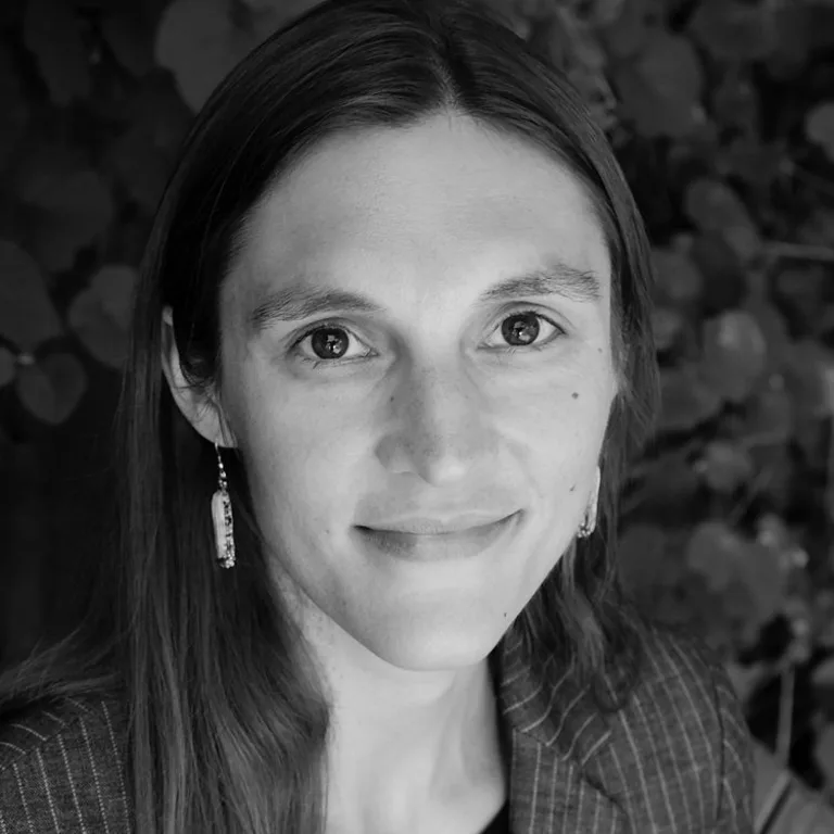 Dr. Liz Carlisle